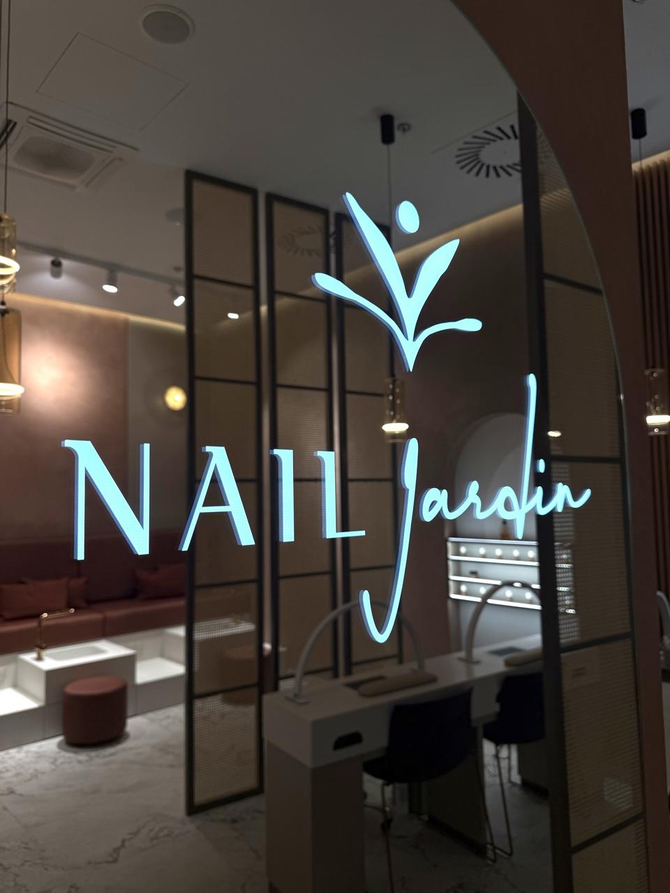 Vizuální identita a logo Nail Jardin